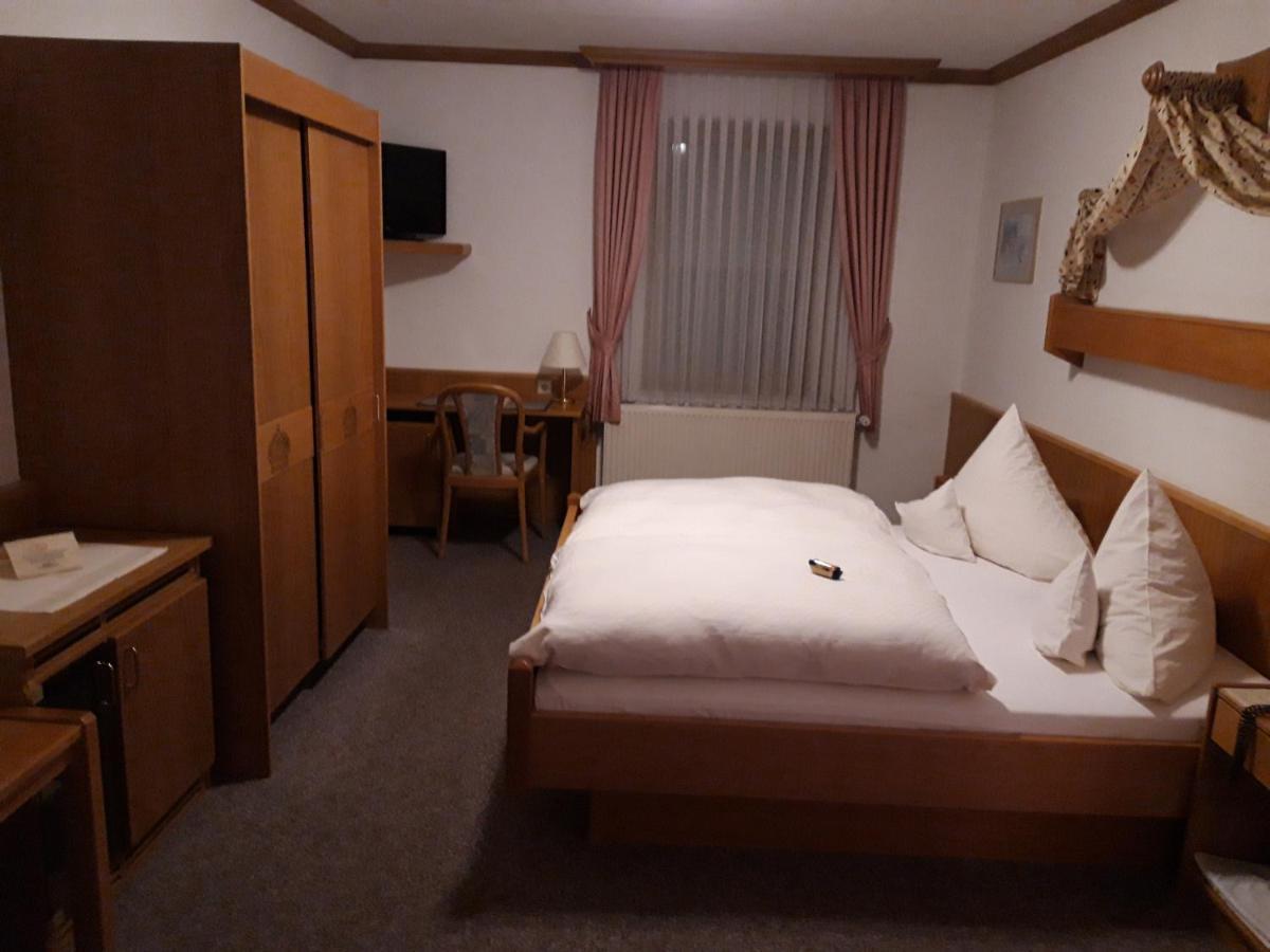 Bengel'S Hotel Zur Krone Mülheim-Kärlich Buitenkant foto